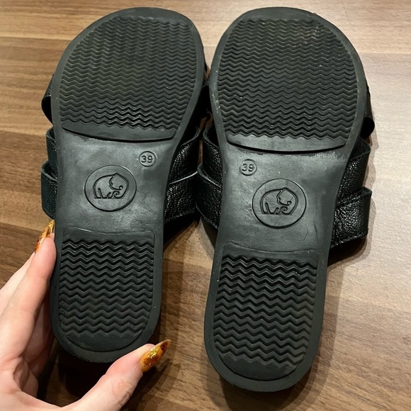 Tsonga leather slip on sandals South African flats black size 39 / US size 7.5 - Picture 5 of 8